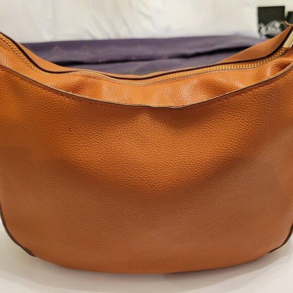 NEW DAY SHOULDER STRAP ZIP CLOSURE WOMEN"S SMALL BAG - Picture 1 of 15
